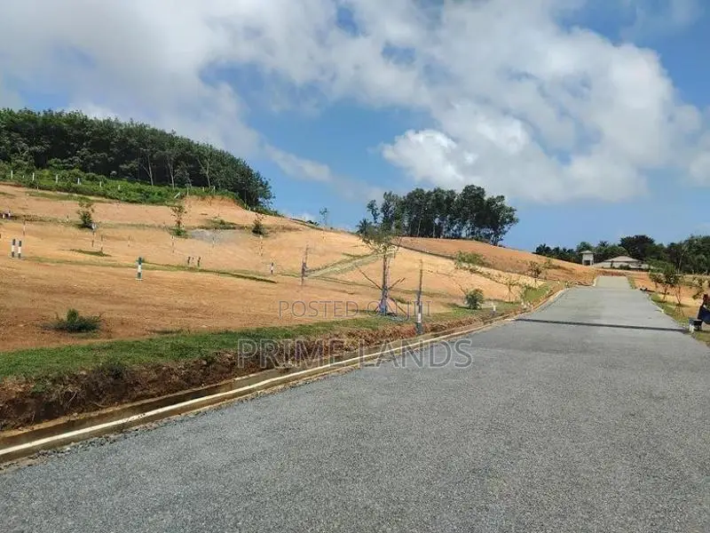 නේවාසික බිම් කොටස් කලුතර