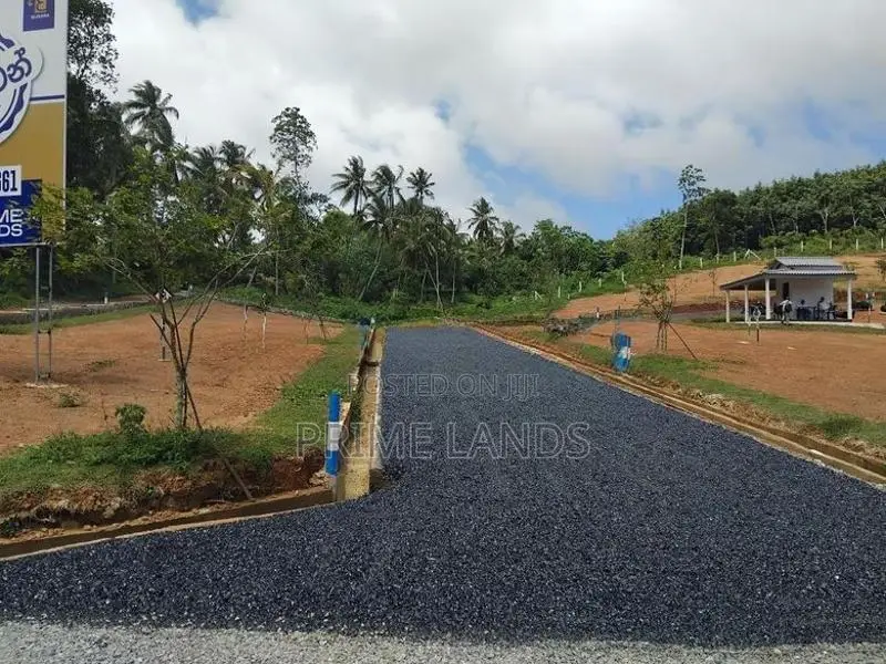 නේවාසික බිම් කොටස් කලුතර