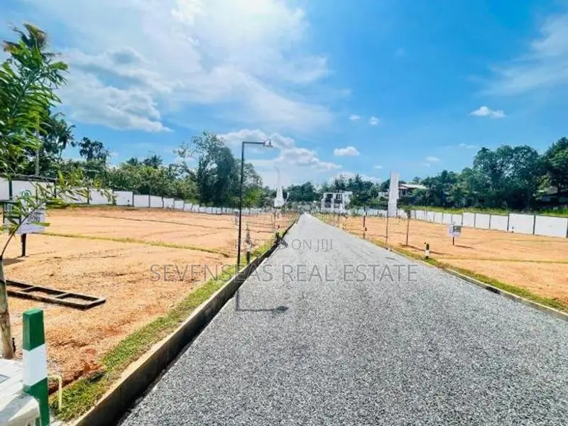 Best Land for Sale Athurugiriya Road Oruvala