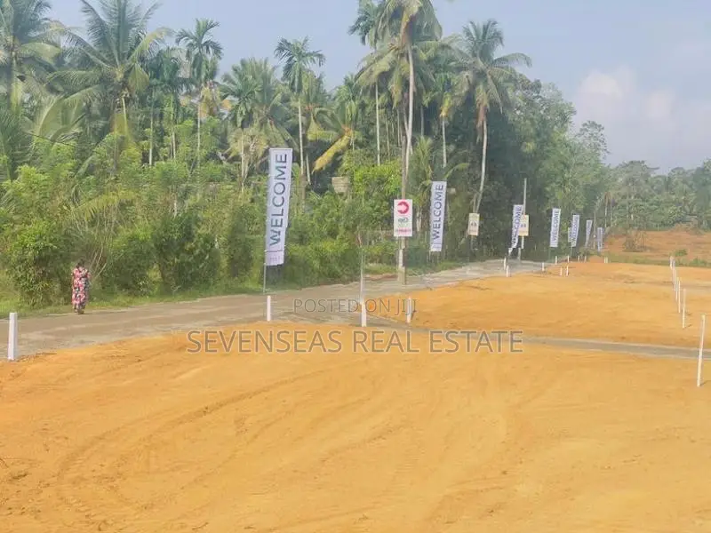 Valuable Land for Sale in Kotigamgoda Road Padukka Horana