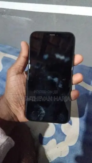 Apple iPhone XR (Used)