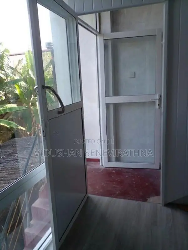 Prime 3-Storey Commercial Building for Rent – 500m from Galle