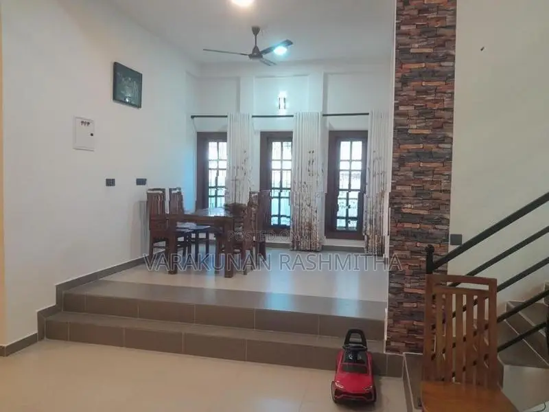 Residential Land with House - Akkaraipattu