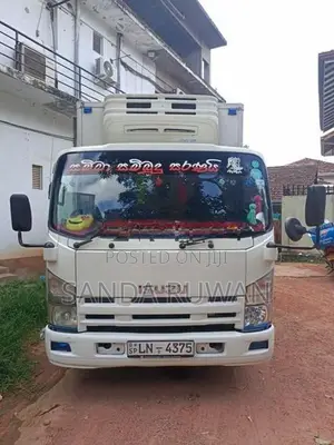 Isuzu Elf 2011