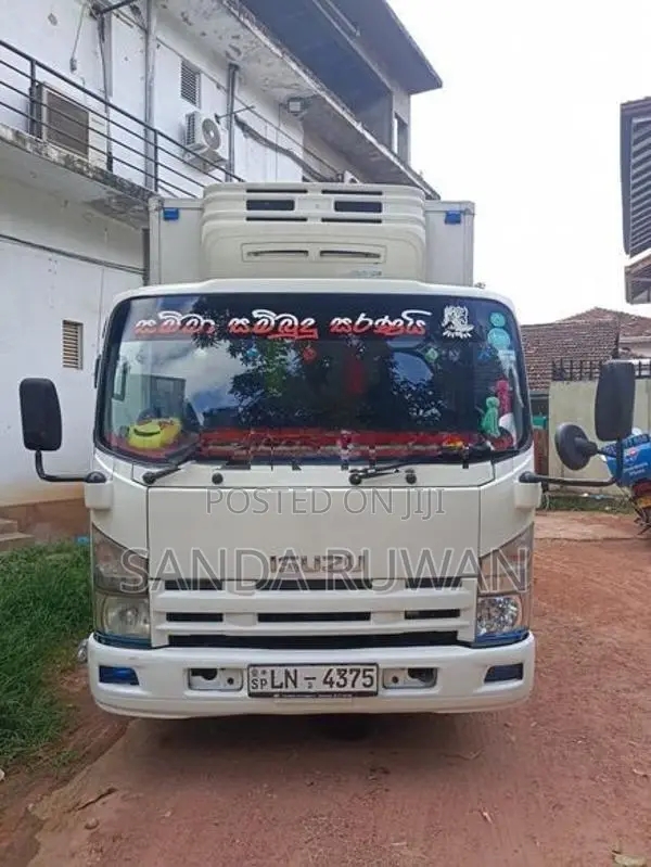 Isuzu Elf 2011