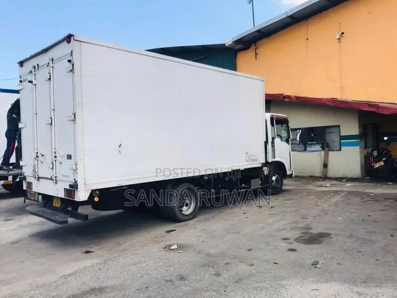 Isuzu Elf 2011
