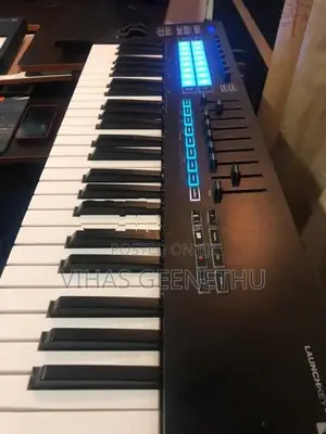 Novation Launchkey 49 MK3 Midi Keyboard