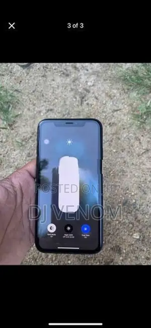 Apple iPhone XR black (Used)