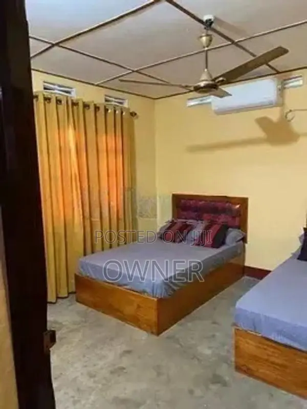 5 Luxury Holiday Bungalow and Rooms Rent in Jaffna Town