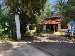 Spacious House for Sale – Ambuluwawa