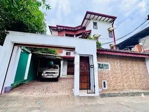 Luxury Multi-Unit House for Sale – Prime Location, Rajagiriya