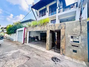 Beautiful Architect Designed Home in Kalapaluwawa