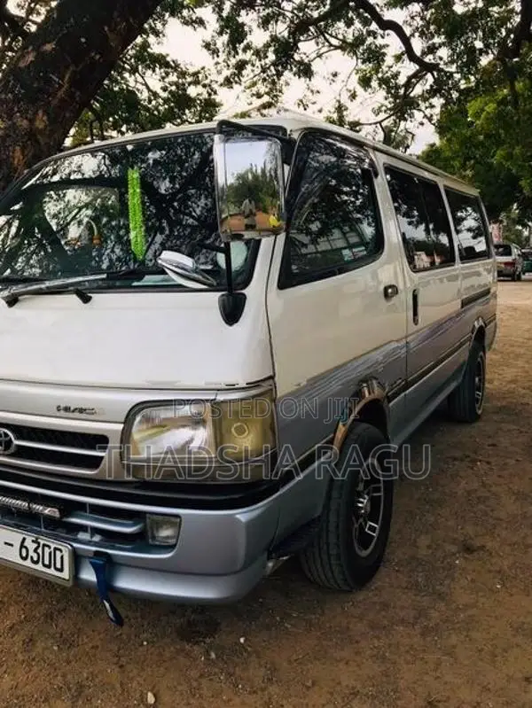 Toyota Dolphin 1995