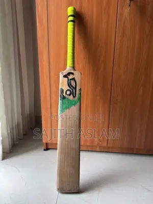 Kookaburra Kahuna Cricket Bat