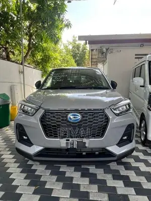 Daihatsu Rocky Hybrid Permium 2025