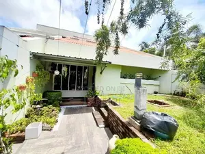 Solar Electricity House Rent Office and Recidence Nugegoda Jubilee Pos