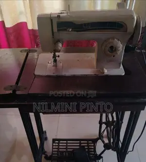 Singer sewing machine for sale