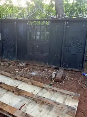 යකඩ ගේට්ටුවක් 11.5ft x 6ft