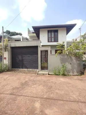 3 Story 5 Bed Room Modern House for Sale Piliyandala