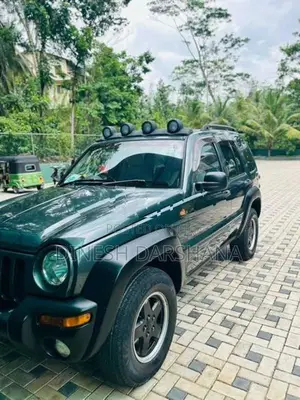 Jeep Cherokee 2004