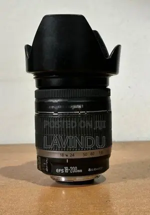 Canon 18-200mm Lens
