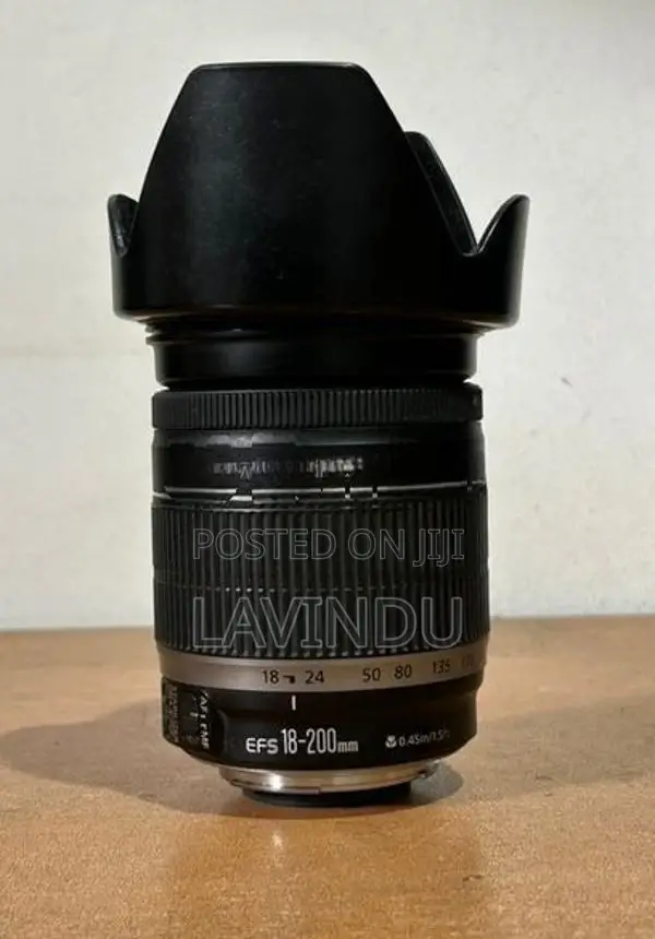 Canon 18-200mm Lens