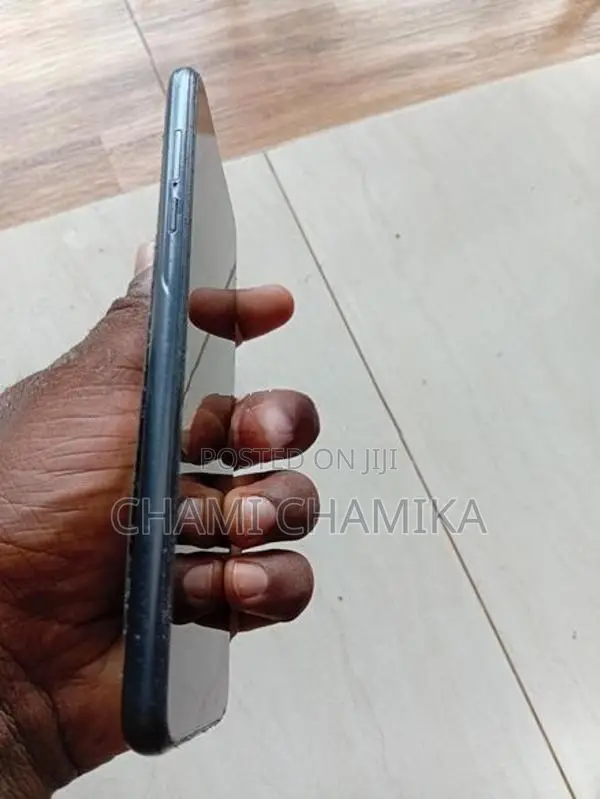 TCL 20SE 4GB 128GB (Used)
