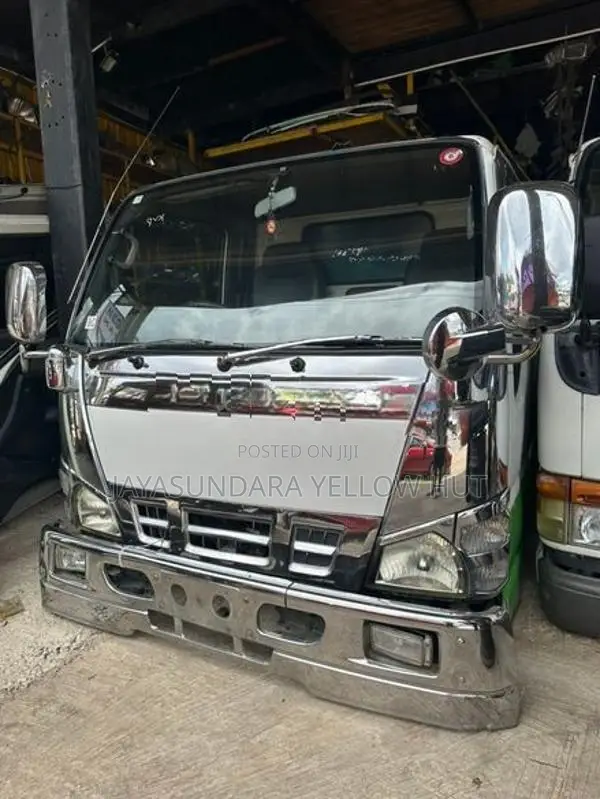 Isuzu nkr66e Lorry cabin (recondition)