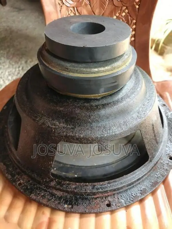 மூன்று ஸ்பீக்கர்