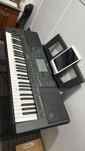 Yamaha PSR SX 700 Keyboard