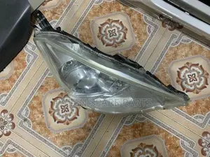 Toyota Aqua Head Light