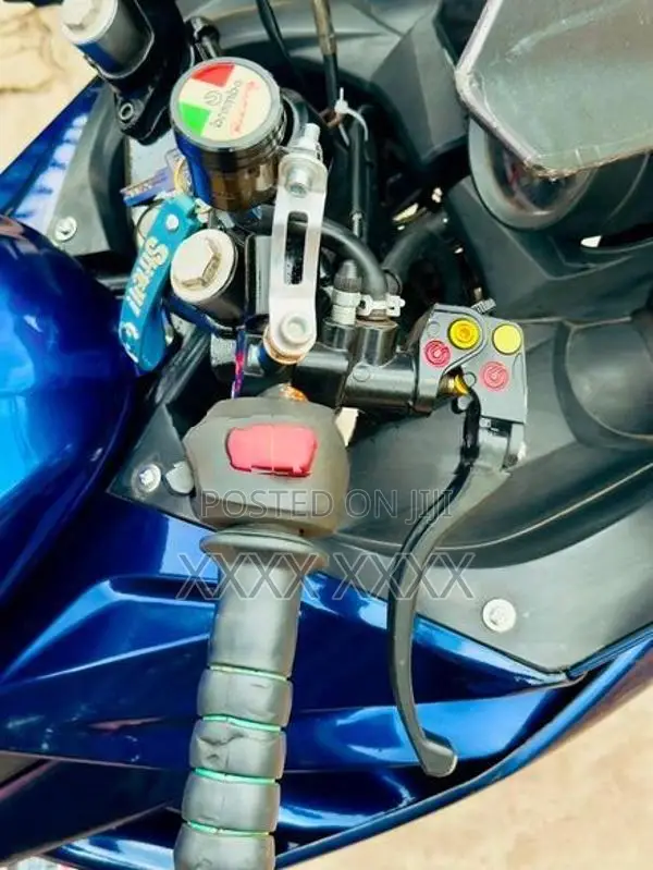 Yamaha R15 V2 2017