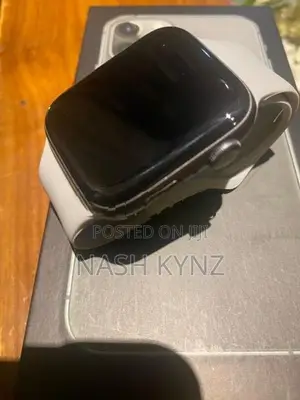 Apple Series 5 (Used)