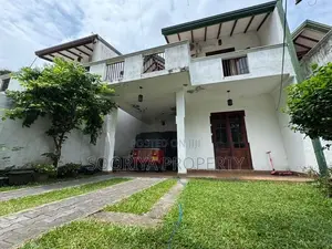 Almost Brand New 2 Story House for Sale in Piliyandala Town