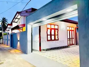 Modern Single Storey House for Sale in Athurugiriya