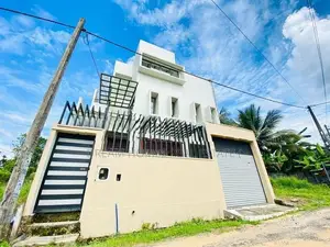 4 Bedroom House for Sale – Athurugiriya, Mullegama