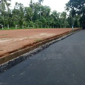 Land in Mirigama kubal oluwa
