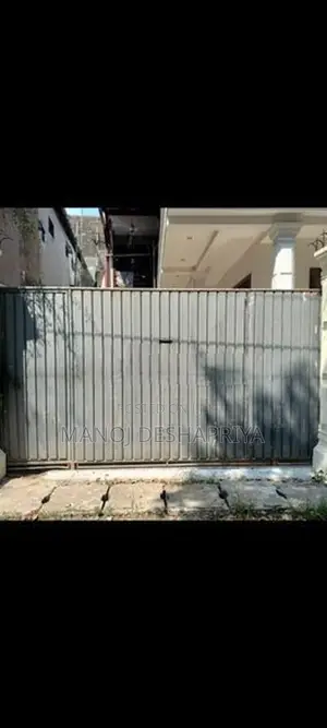 Sliding Gate