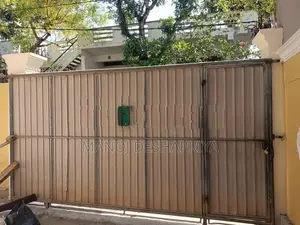 Sliding Gate