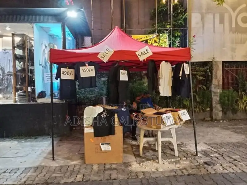 Comportable Folding Hut