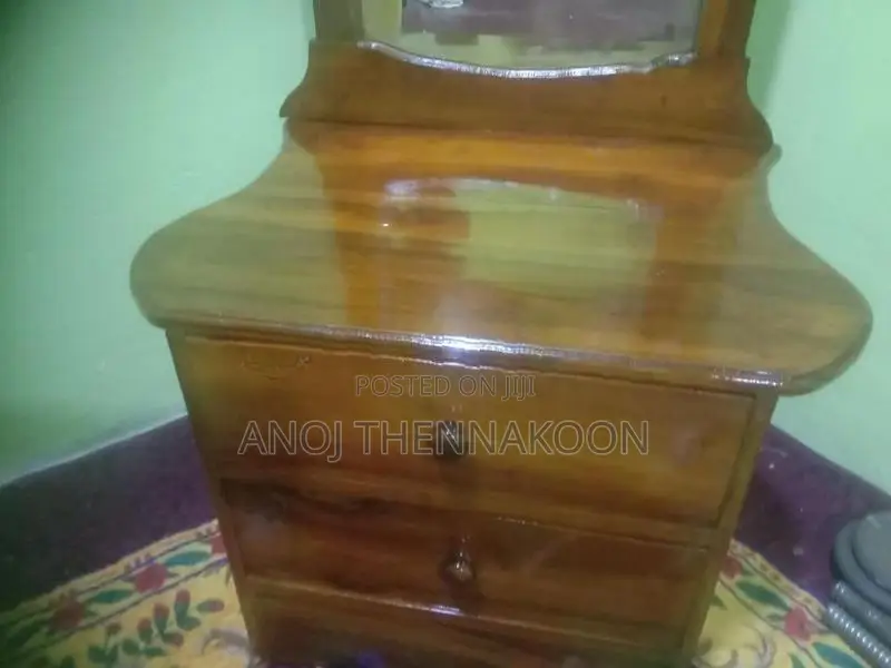 Dressing Mirror Tables