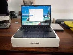 Apple MacBook Air M5