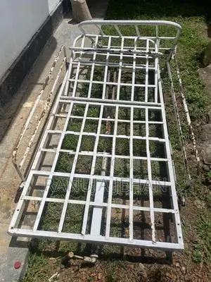 Adjustable hospital bed
