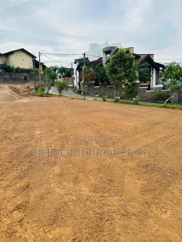 අතුරුගිරිය වනාගුරු මාවතේ ඉඩම්