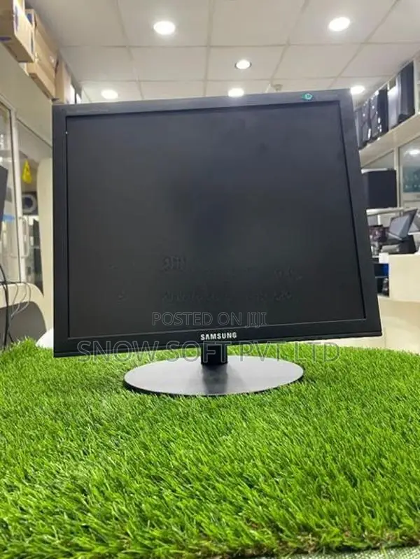 19" Square LED Monitor