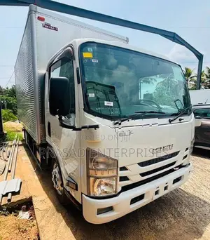 Isuzu Elf 2018