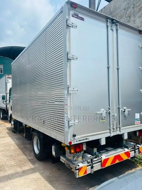 Isuzu Elf 2018