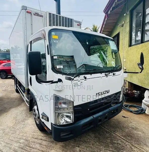 Isuzu Elf Automatic 2018
