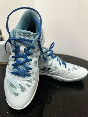 Yonex Power Cushion Eclipsion Z Mid Shoes