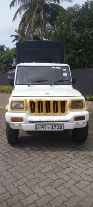 Mahindra Bolero maxi truck 2011